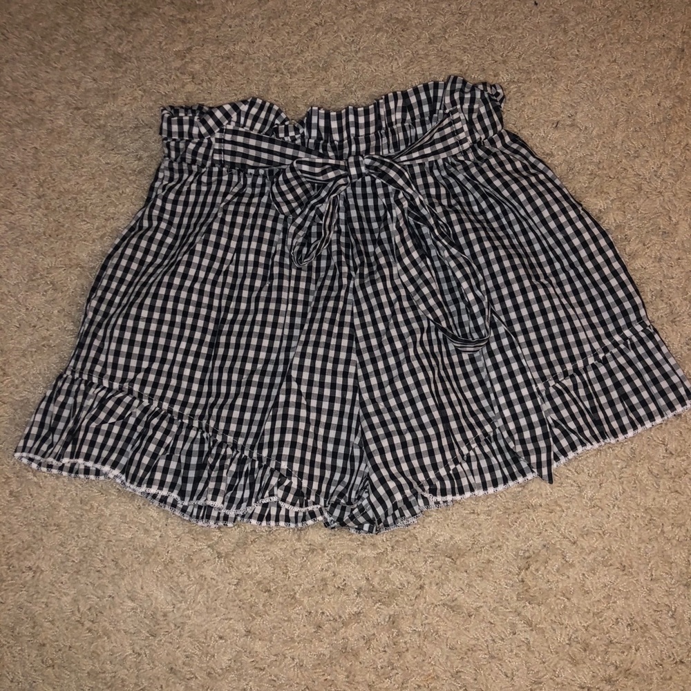 Cute gingham black and white shorts